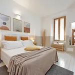 Opera Inn Suites - Rooms And Apartments