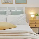 Opera Inn Suites - Rooms And Apartments